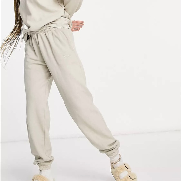 BNWT Oversized Sweatpants - Picture 4 of 4